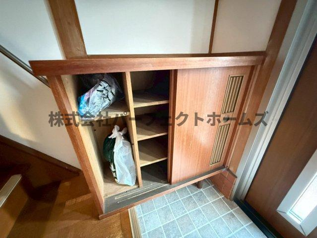藤阪元町3丁目戸建　賃貸の収納|大きなものも収納できそうです