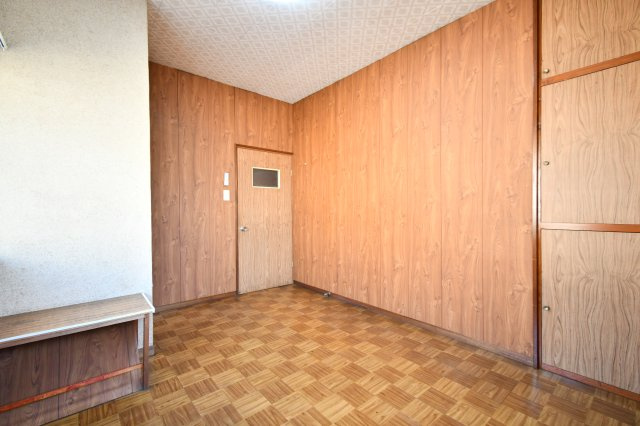 蓮田市関山中古戸建の洋室|洋室4.5帖：2階洋室です。
■お客様との会話を大切にし、一人ひとりにあった資金計画やプランをご提案致します。「家を買って終わり」ではなく、「買ってからがスタート」と考え、ご提案します。