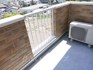 広島市安佐北区亀山７丁目のアパートのバルコニー