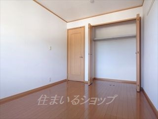 広島市安佐北区亀山７丁目のアパートの収納|クローゼット
