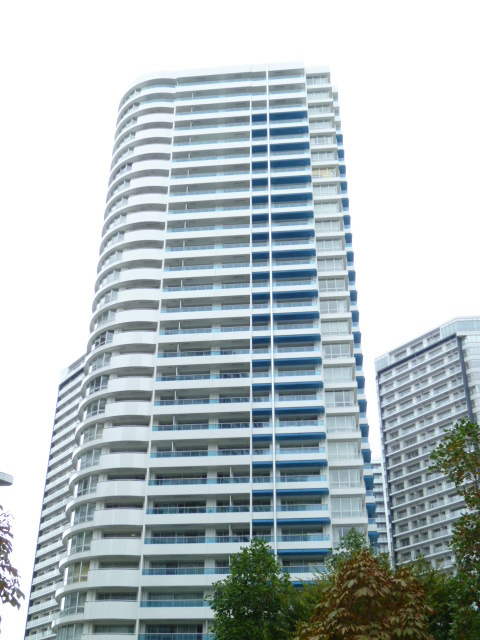 Ｍ．Ｍ．ＴＯＷＥＲＳ　ｔｈｅ　Ｅａｓｔ