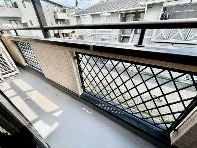 原田元町貸家のバルコニー