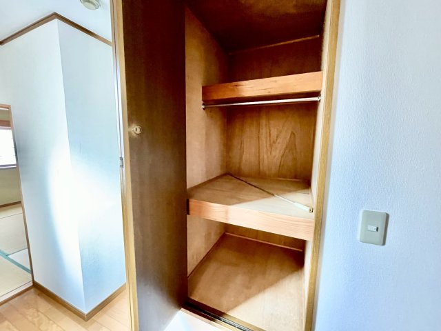 原田元町貸家の収納