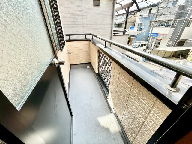 原田元町貸家のバルコニー