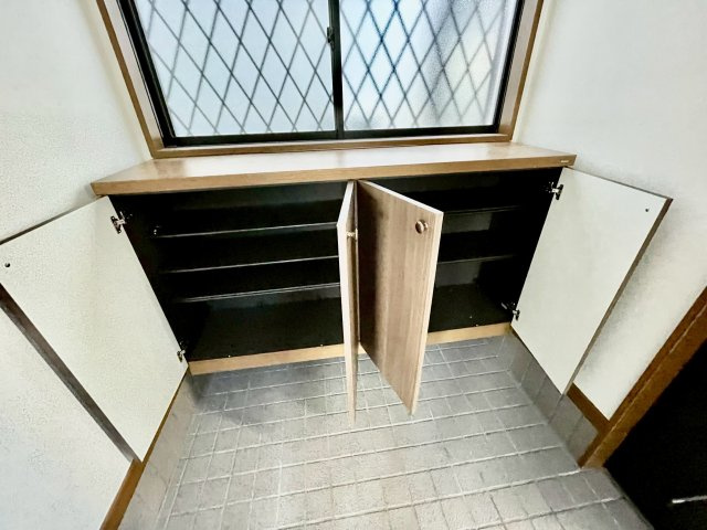 原田元町貸家の収納