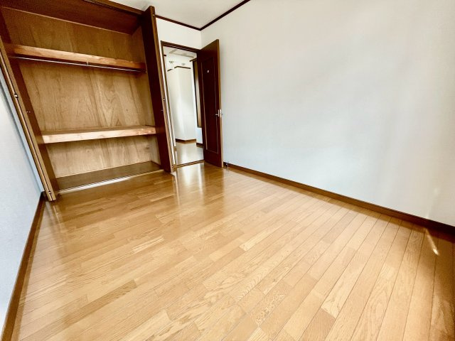 原田元町貸家の寝室