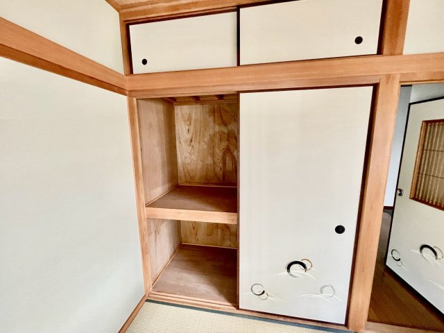 原田元町貸家の収納