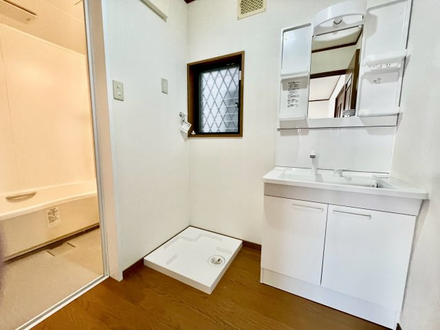 原田元町貸家の洗面所