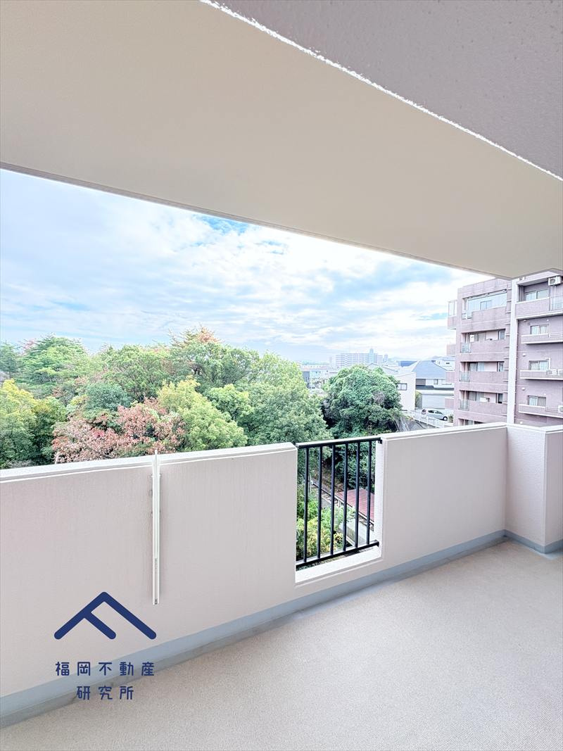 ベルヴィ香椎十番館のバルコニー