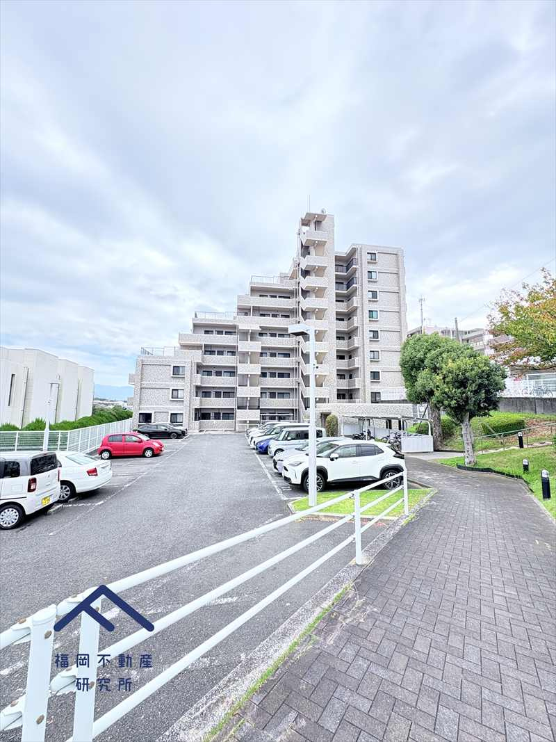 ベルヴィ香椎十番館の外観