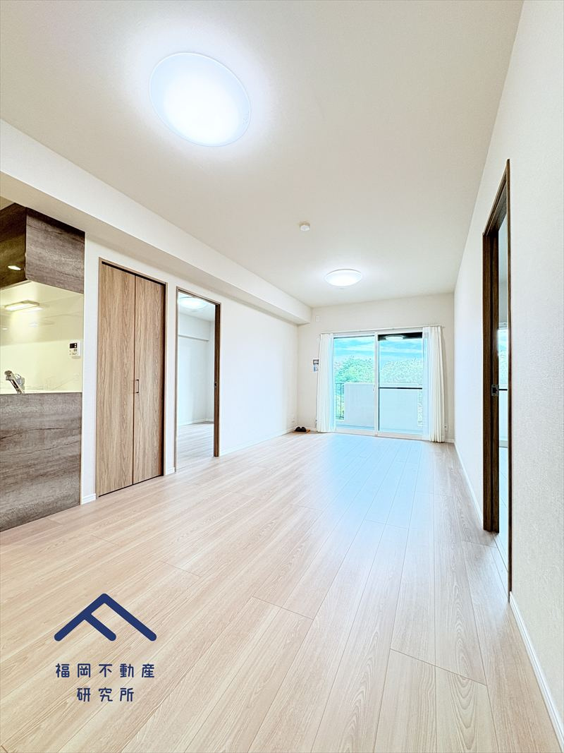 ベルヴィ香椎十番館の居間・リビング