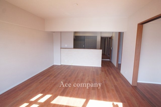 【居間・リビング】 | ファミールハイツ八尾A棟 | 【LDK：約16.8帖】