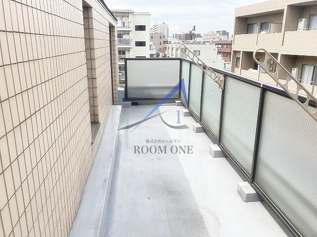 グランバリュー羽田のバルコニー|ルーフバルコニーです。