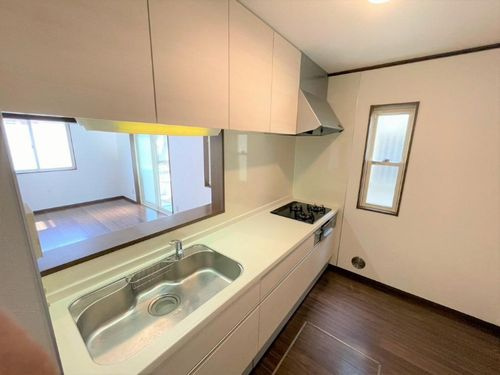 【キッチン】 | 【仲介手数料０円】藤沢市鵠沼海岸5丁目　中古一戸建て | 藤沢市鵠沼海岸5丁目　中古一戸建て