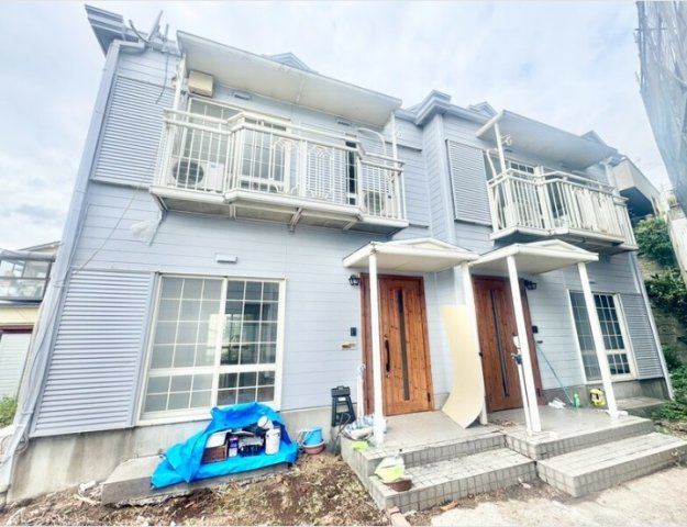 山王カーサグランデの外観|1989年7月築→2025年7月リノベーションの軽量鉄骨造地上2階建て
JR京浜東北線大森駅徒歩12分の東京都大田区山王4丁目の落ち着いた住宅街！