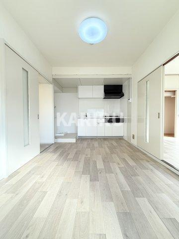 ツダフラットの居間・リビング