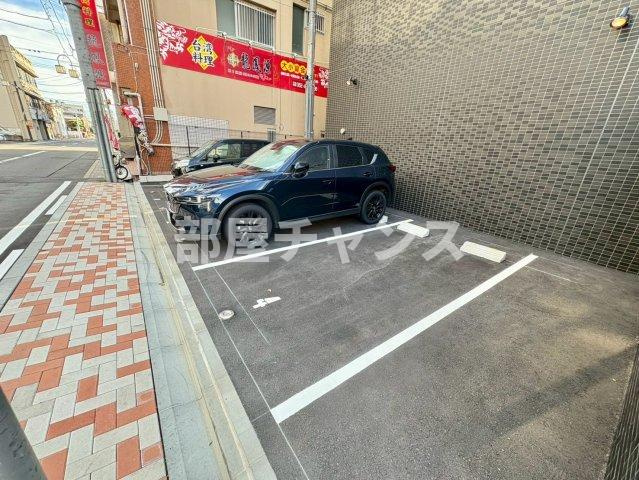 ディアレイシャス名古屋太閤通Ⅲの駐車場