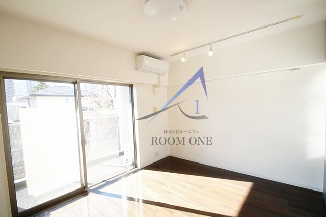 SPITZEの居間・リビング|洋室のお部屋です。