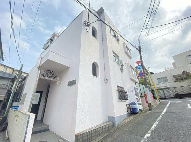 東山マンション　二面採光　広々リビング　南西向き