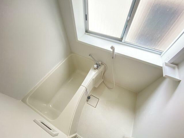 東山マンション　二面採光　広々リビング　南西向きの浴室