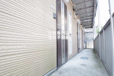 【エントランス】 | ティー・アンド・ジェイ | 清潔なエントランス