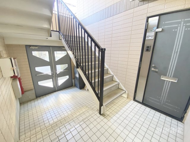 ヴァンベール山口　Ａのその他共用部分|共用階段です☆