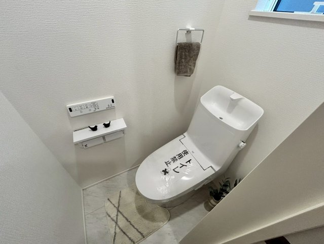 【トイレ】 | 我孫子市青山台2丁目第1期　新築戸建　1号棟 | トイレは1F、2F共に完備！取り合いになることがありませんね(^^)/