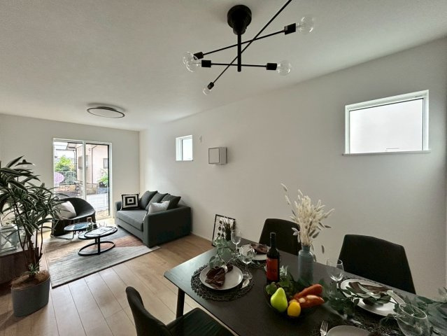 【居間・リビング】 | 我孫子市青山台2丁目第1期　新築戸建　1号棟 | お友達や親戚とホームパーティもいいですね(*^^*)