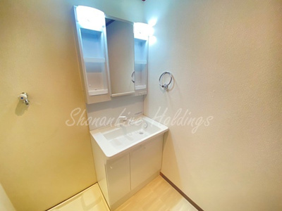 【洗面所】 | ラヴィエール | シャワー付き洗面台♪