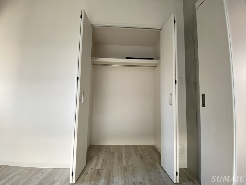 プラチナフォルム駒込の収納|洋室のクローゼットです☆