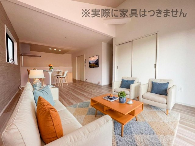 新築戸建・新築建売　福島市瀬上町字桜町【ZEH水準住宅】瀬上小・北信中の居間・リビング|画像はバーチャルホームステージングの加工による演出で、実際の家具は付きません。