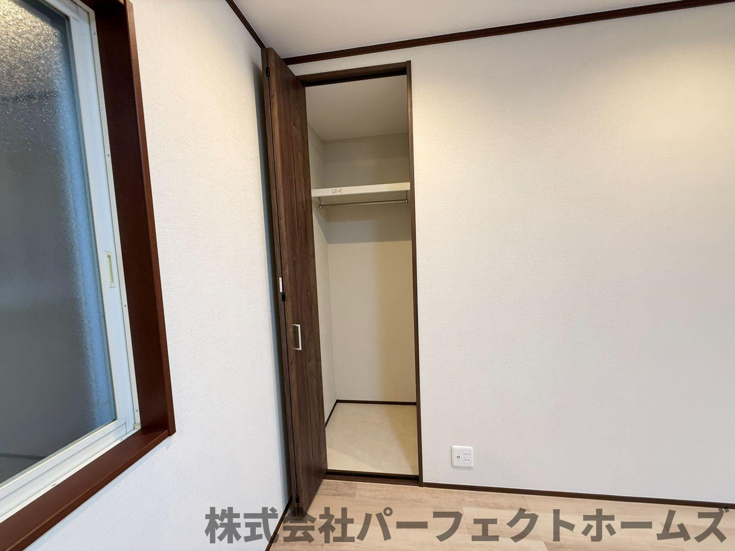 伊加賀西町戸建の収納|こまごまとしたものを収納できそうですね