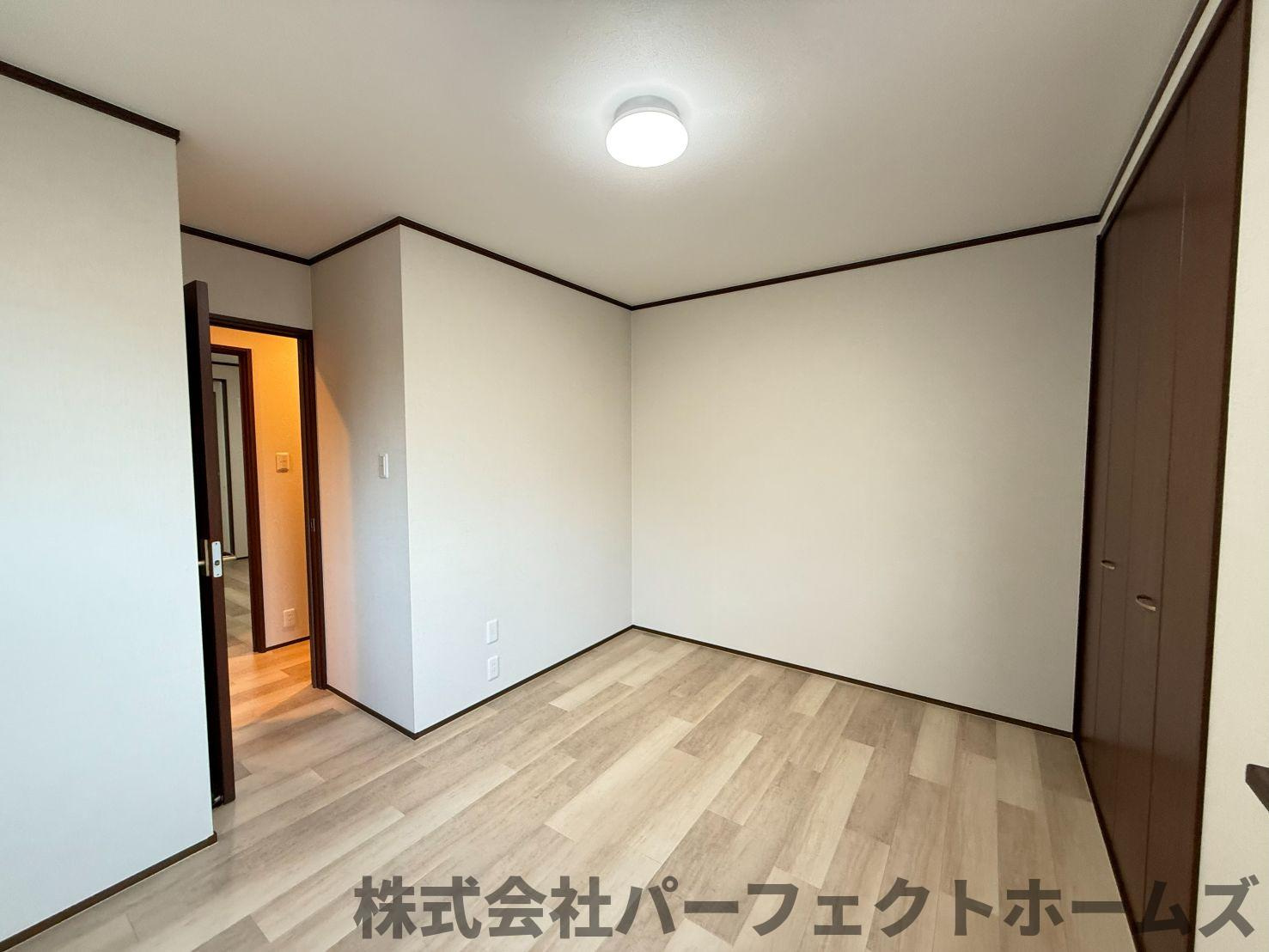 伊加賀西町戸建の洋室|スタンダードな洋室です