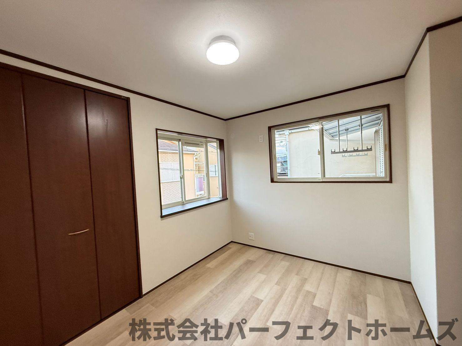 伊加賀西町戸建の洋室|ゆったりした洋室です