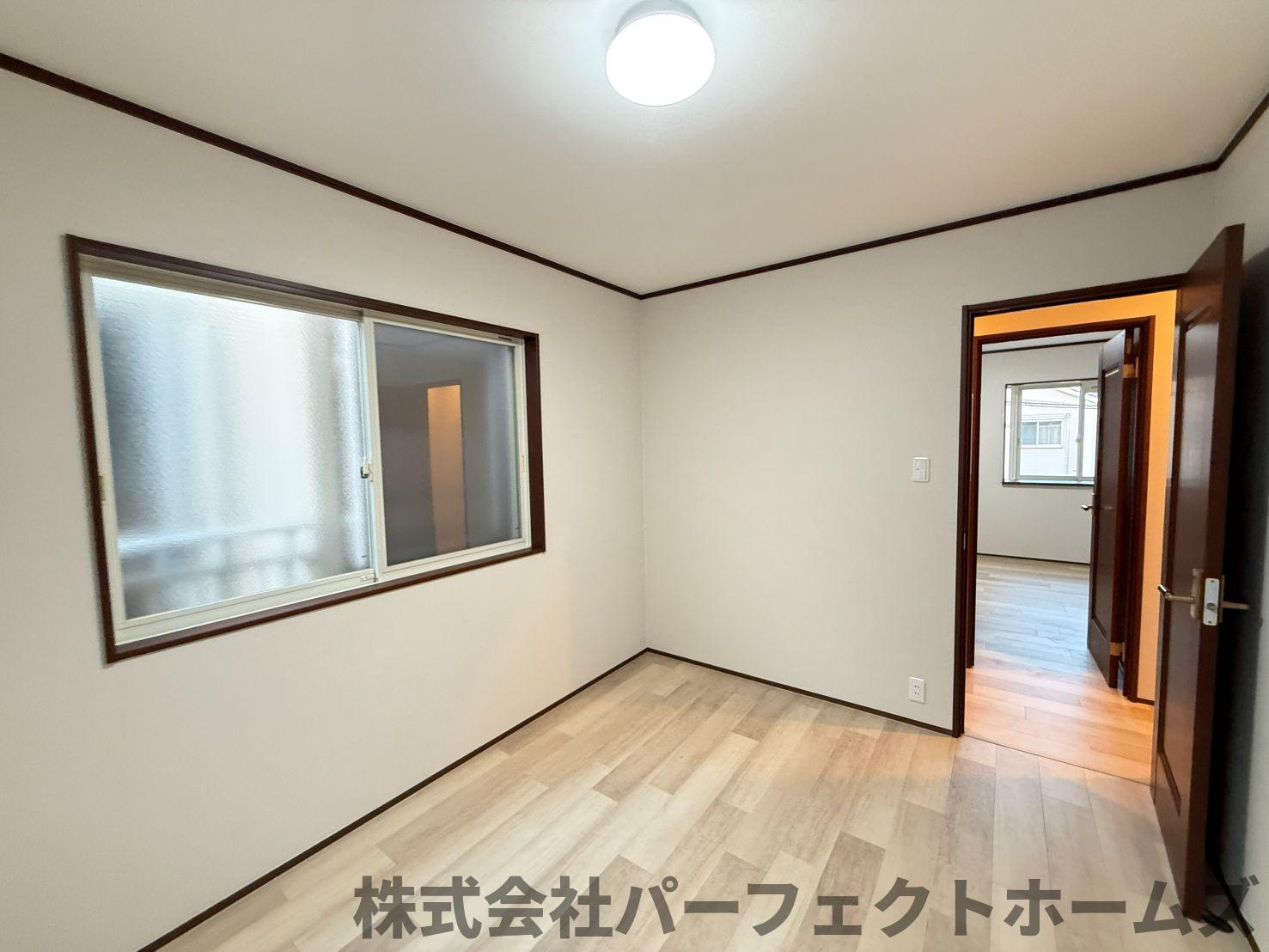 伊加賀西町戸建の洋室|洋室です