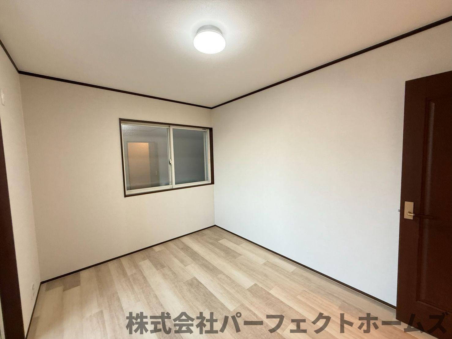 伊加賀西町戸建の洋室|コンパクトで使いやすい洋室です
