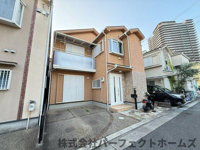 伊加賀西町戸建の駐車場|駐車場があるので、車を買う予定の方も安心です