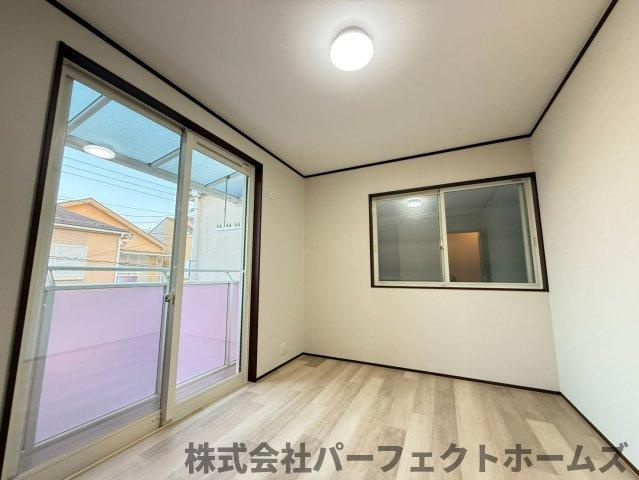 伊加賀西町戸建の洋室|個人の部屋や寝室として使える洋室です