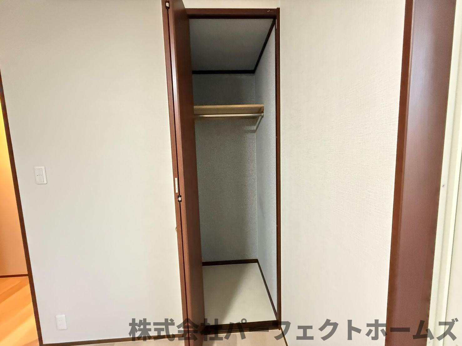 伊加賀西町戸建の収納|こまごまとしたものを収納できそうですね