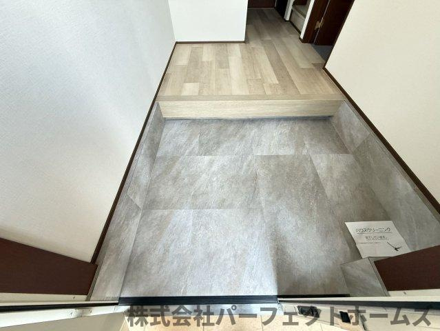 伊加賀西町戸建の玄関|落ち着いた玄関です