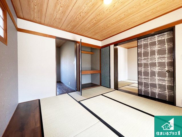 神戸市西区桜が丘中町　中古一戸建ての和室|一室あると便利な和室は客間としてだけでなく、小さなお子様のプレイルームや食後のくつろぎスペースとしてもご利用いただけます。収納もついていますので大活躍間違いなし！