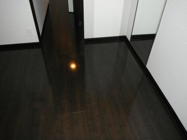 ガリシア浜松町の洋室|※別号室のため室内フローリン… 