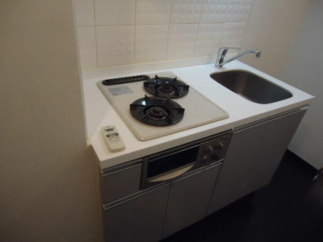 ガリシア浜松町のキッチン|※別号室のため室内フローリン… 