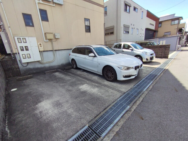 ステイブル庄司田の駐車場