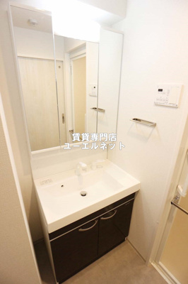 【独立洗面台】 | ベルエール江坂 | 清潔感ある独立洗面台で毎日気持ちよく♪