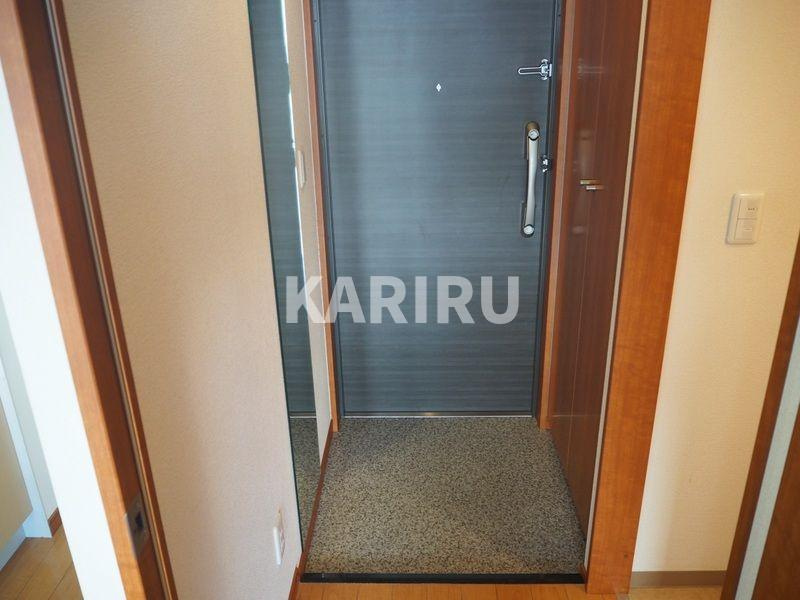 グレイス今里の玄関