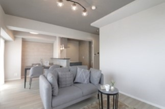 ライオンズマンション城東緑橋　15階の居間・リビング