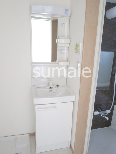 Ｗoody Parkの洗面所|独立洗面台です。