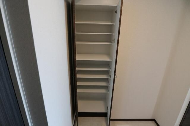 ＧＥＮＯＶＩＡ上野Ⅱｓｋｙｇａｒｄｅｎの玄関