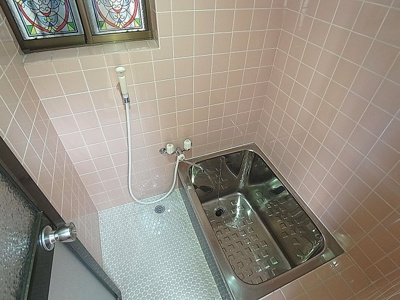 【浴室】 | 下沢通4丁目貸家 | お風呂、小窓を完備してます